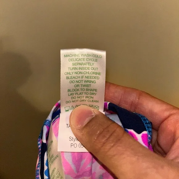 Lilly Pulitzer Luxletic JUSTINE CROP Half Zip Rash Guard Turtle Amazement XS - Picture 5 of 6